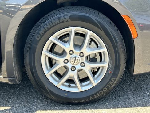 Used 2022 Chrysler Pacifica Touring-L FWD image 6
