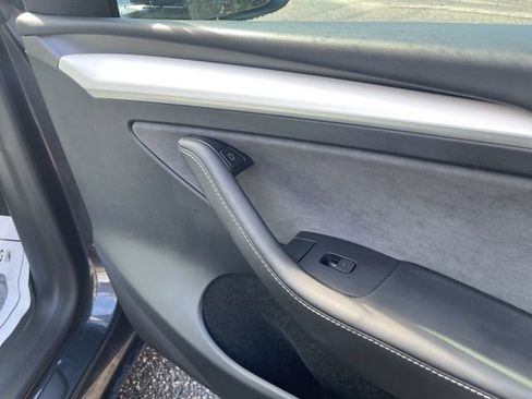 Used 2024 Tesla Model Y Long Range AWD/4WD image 20