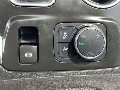 Certified 2021 Chevrolet Traverse LT image 33