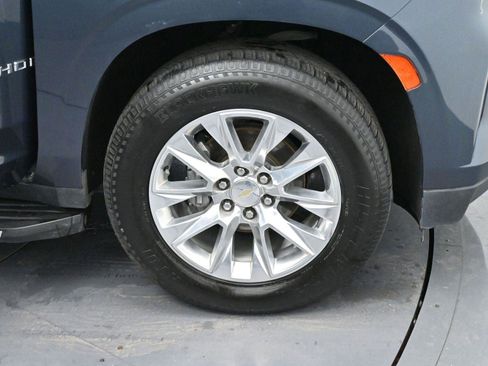 Used 2021 Chevrolet Tahoe Premier w/ Premium Package image 40