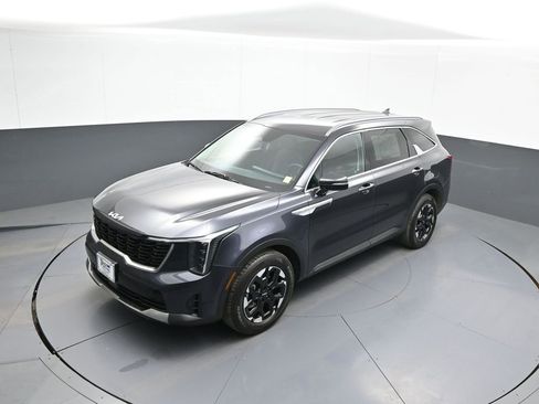 Used 2025 Kia Sorento S FWD image 33