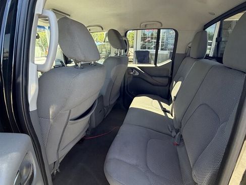 Used 2019 Nissan Frontier SV RWD image 10