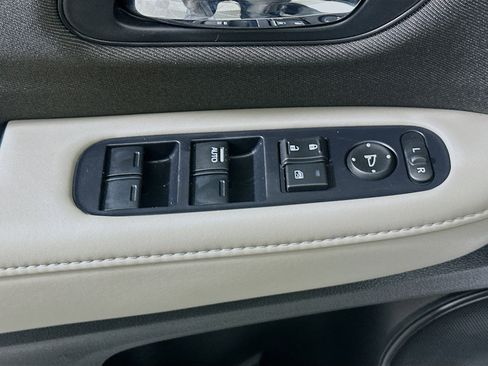 Used 2019 Honda HR-V LX image 15