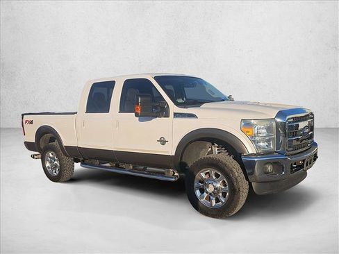 Used 2016 Ford F250 Lariat w/ Lariat Interior Package image 7