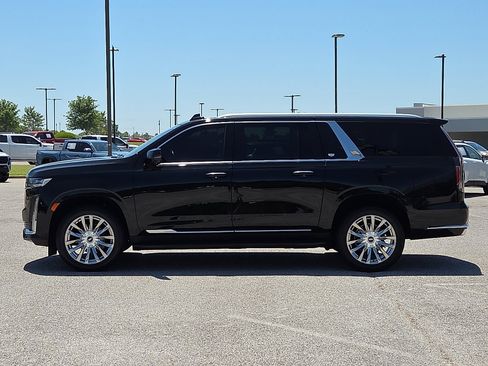 Used 2023 Cadillac Escalade ESV Premium Luxury AWD/4WD image 3