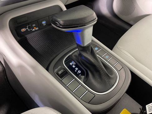 Certified 2025 Hyundai Kona SEL image 24