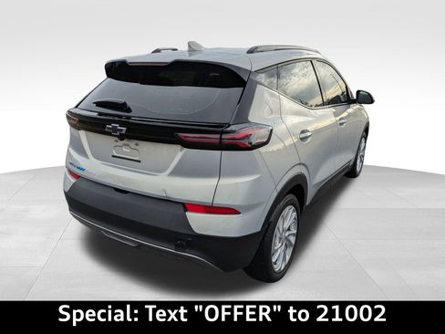 Used 2023 Chevrolet Bolt EUV LT image 3