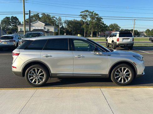 Used 2020 Lincoln Corsair AWD w/ Premium Package image 4