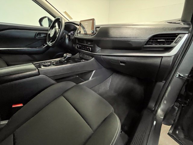 Used 2024 Nissan Rogue S AWD/4WD image 9