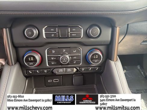 Used 2024 Chevrolet Suburban High Country w/ Advanced Technology Package AWD/4WD image 17