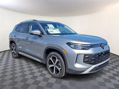 New 2025 Volkswagen Tiguan SE