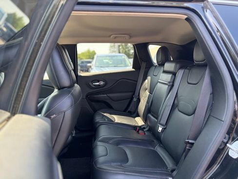 Used 2016 Jeep Cherokee Limited AWD/4WD image 11