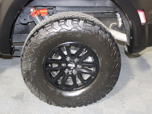 Used 2025 Ford F150 Raptor image 23