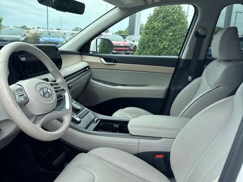 Used 2024 Hyundai Palisade Limited FWD image 6