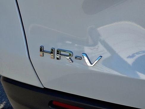 Certified 2024 Honda HR-V LX image 30