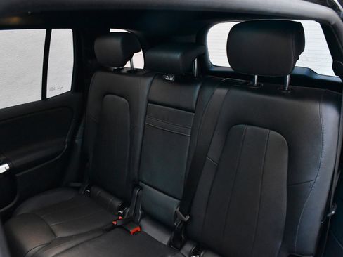 Used 2023 Mercedes-Benz EQB 300 4MATIC image 26