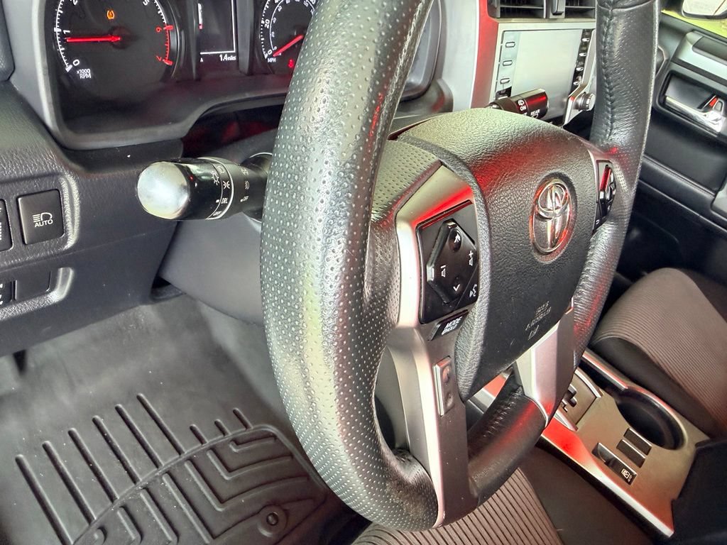 Used 2021 Toyota 4Runner SR5 AWD/4WD image 19