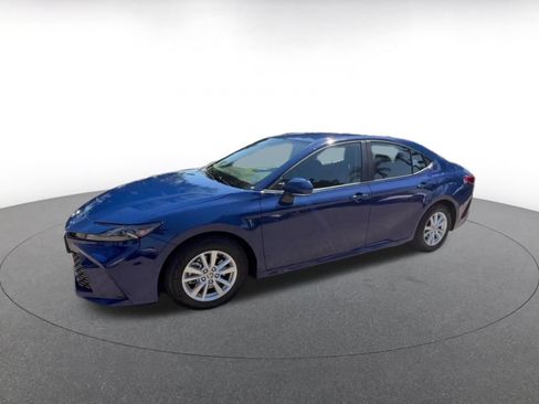 Used 2025 Toyota Camry LE FWD image 8