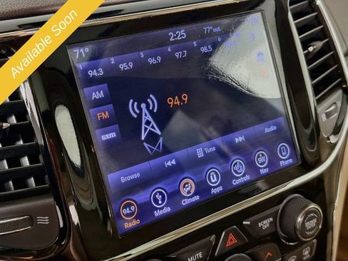 Used 2019 Jeep Grand Cherokee Overland w/ Jeep Active Safety Group AWD/4WD image 15
