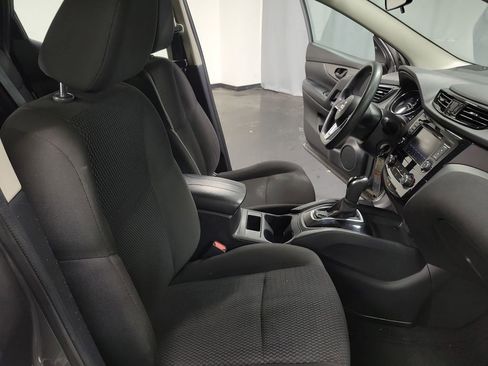 Used 2022 Nissan Rogue Sport S image 22