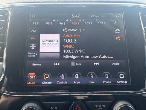 Used 2019 Jeep Grand Cherokee Altitude AWD/4WD image 24