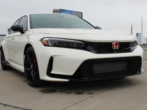 Used 2025 Honda Civic Type R image 3