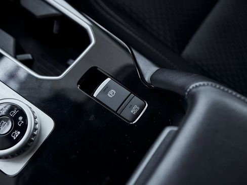 Used 2025 Mitsubishi Outlander ES image 53