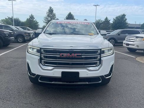 Used 2023 GMC Acadia SLT w/ Technology Package FWD image 2