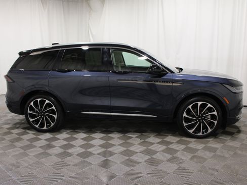 Used 2024 Lincoln Nautilus Black Label AWD/4WD image 34