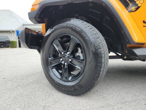 Certified 2021 Jeep Wrangler Unlimited Sahara AWD/4WD image 35