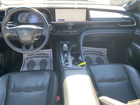 Used 2023 Toyota Crown image 33