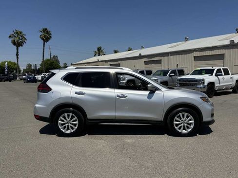 Used 2019 Nissan Rogue SV FWD image 10
