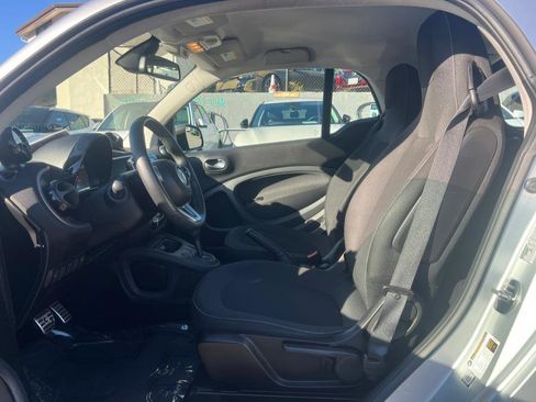 Used 2018 smart fortwo electric drive image 11