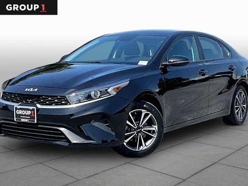 Used 2023 Kia Forte LXS w/ LXS Technology Package FWD image 1