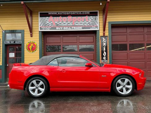 Used 2013 Ford Mustang GT w/ Security Pkg RWD image 5