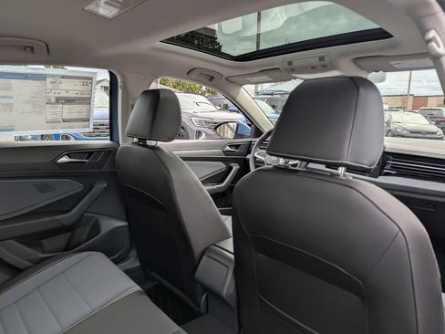 New 2026 Volkswagen Jetta SE image 32