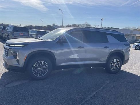 New 2026 Chevrolet Traverse LT image 6