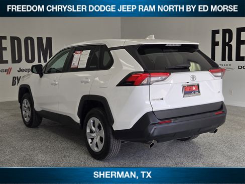 Used 2025 Toyota RAV4 LE image 5