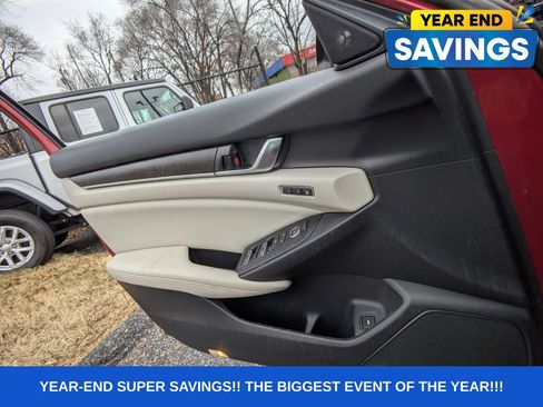 Used 2018 Honda Accord Touring image 29