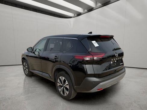 Used 2023 Nissan Rogue SV image 7