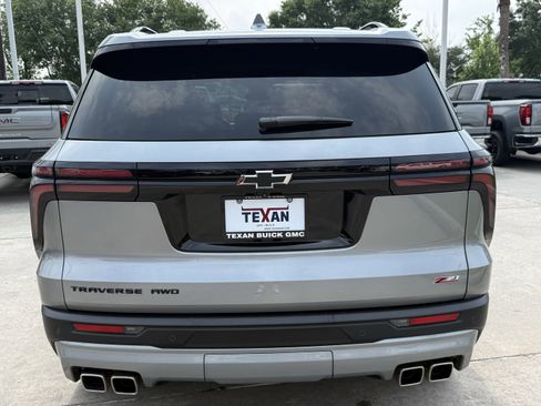 Used 2025 Chevrolet Traverse Z71 w/ Driver Confidence Package AWD/4WD image 6