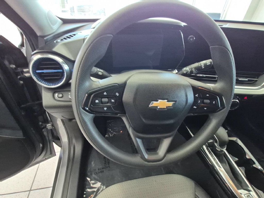 Used 2026 Chevrolet Trax LT FWD image 19