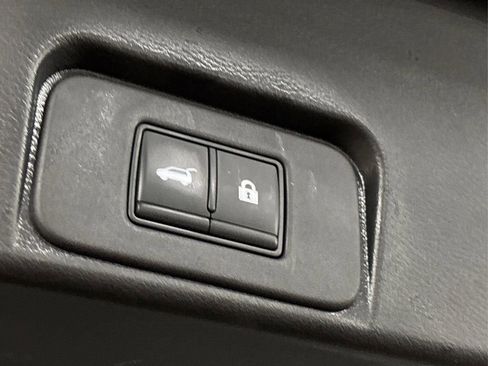 Used 2022 Nissan Rogue SL w/ SL Premium Package image 16