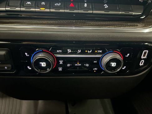 Used 2023 Chevrolet Silverado 1500 RST AWD/4WD image 17