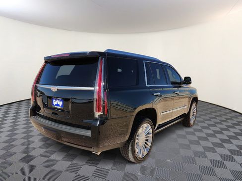 Used 2019 Cadillac Escalade Platinum image 4