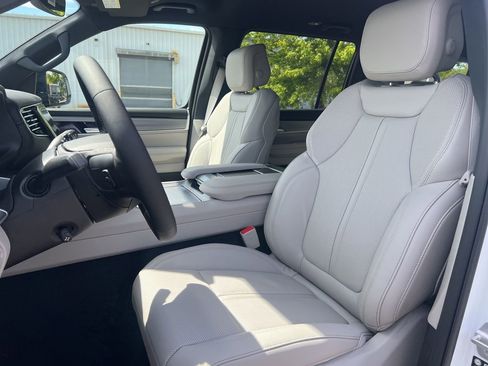 New 2026 Jeep Grand Wagoneer Limited AWD/4WD image 13