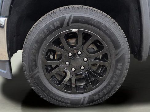 Used 2014 GMC Sierra 1500 SLE w/ SLE Value Package AWD/4WD image 28