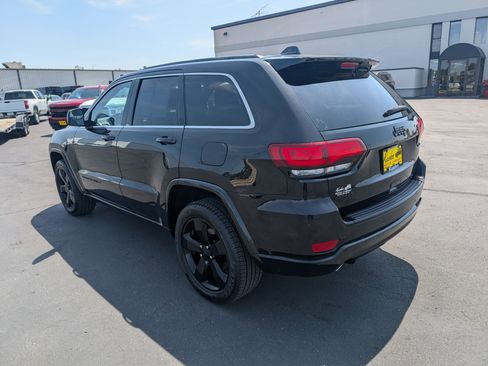 Used 2015 Jeep Grand Cherokee Altitude AWD/4WD image 6