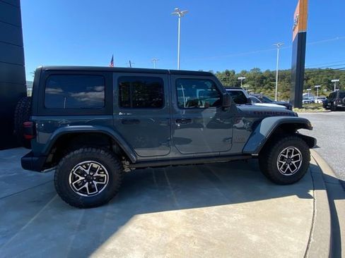 New 2025 Jeep Wrangler Unlimited Rubicon w/ Technology Group image 9