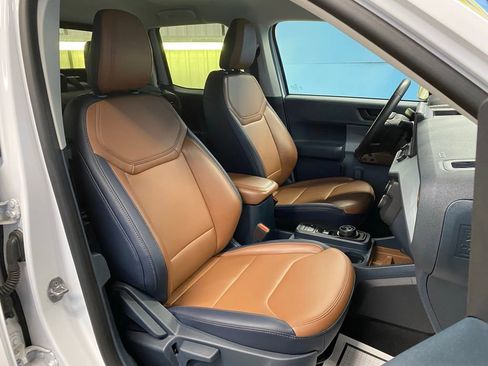 Used 2023 Ford Maverick Lariat image 48